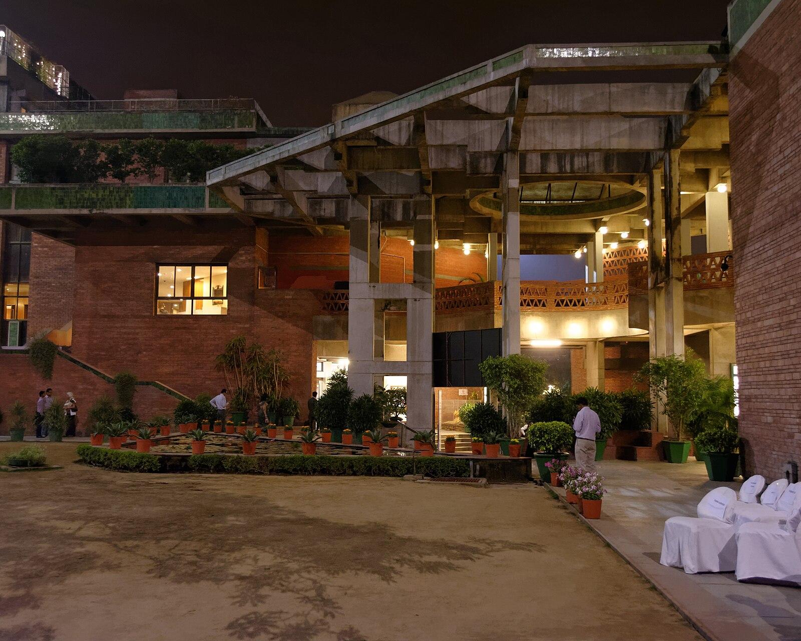 Delhi Professionals Lock Phones Away During Evening Hours, Cut Stress Successfully